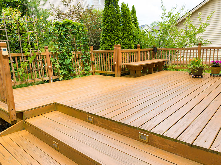 wood deck contractor